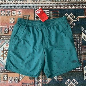 NWT North Face Pull On Shorts - M